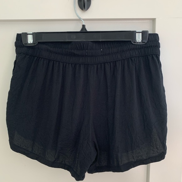 Aritzia TNA light weight draw waist shorts size S colour black - Picture 2 of 7